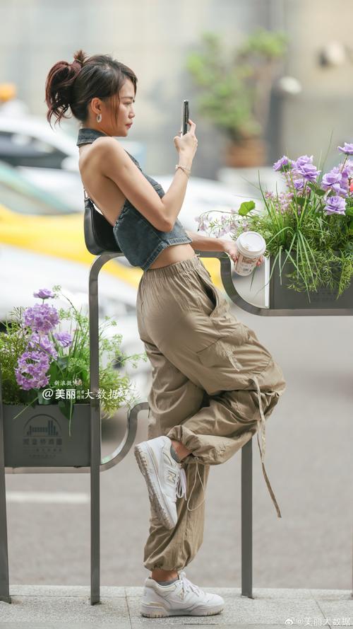 男生个人拍照pose姿势大全图3