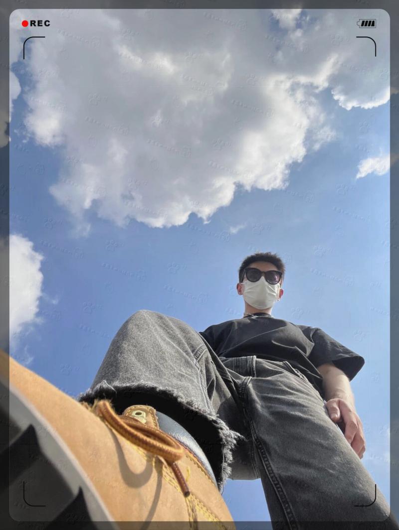 男生自拍pose怎么摆