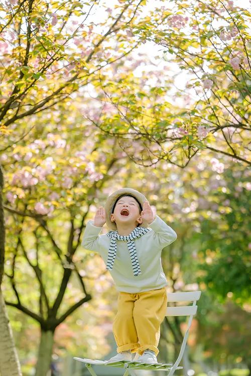 拍照姿势小女孩图片图2