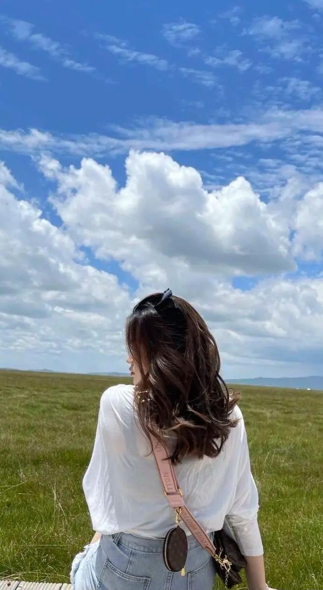 背影美女高清图片唯美伤感的背景素材