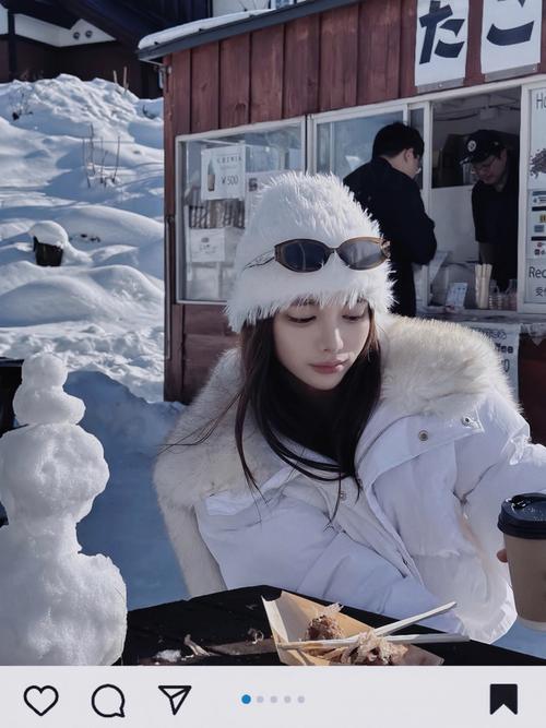 雪天怎么搭配才能穿的美美的出去拍照?