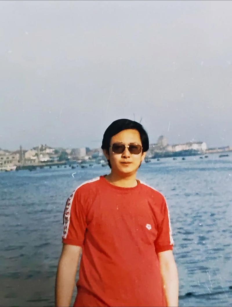 如何翻拍老照片使照出来的照片更清晰