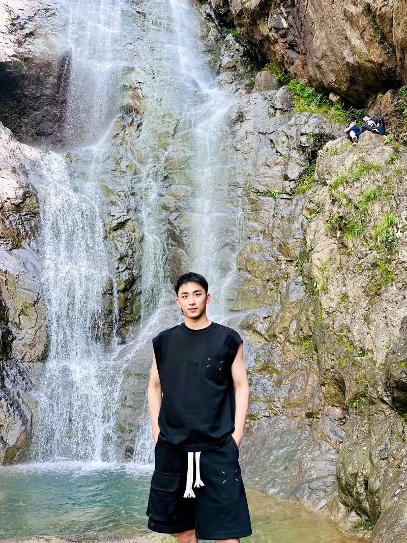 旅游拍照姿势的摆法男