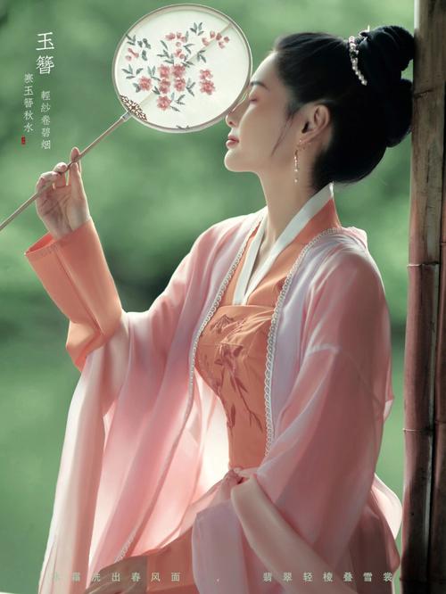 穿古装怎么拍照姿势好看