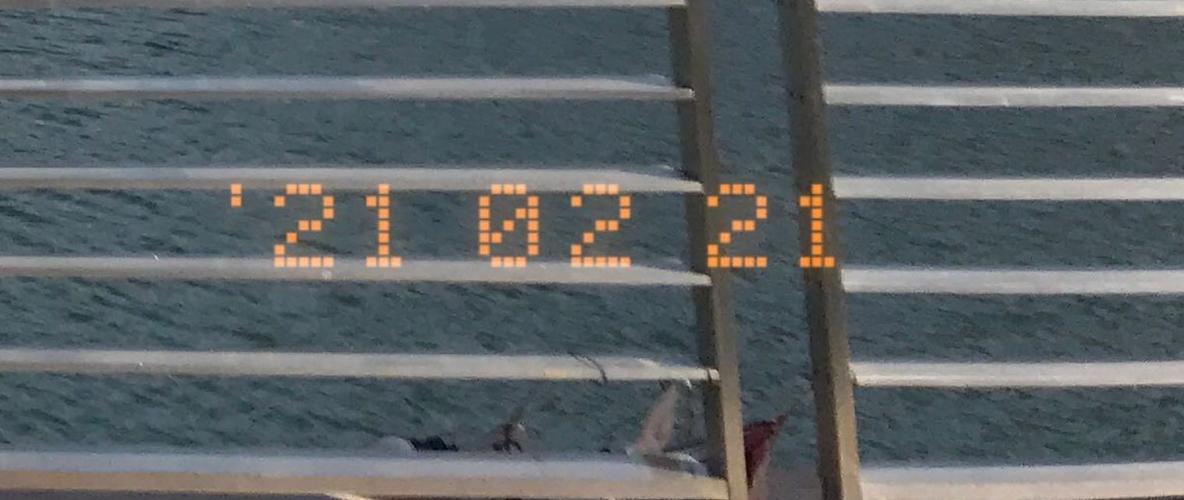 有哪款相机软件拍摄的照片能自动生成日期时间?