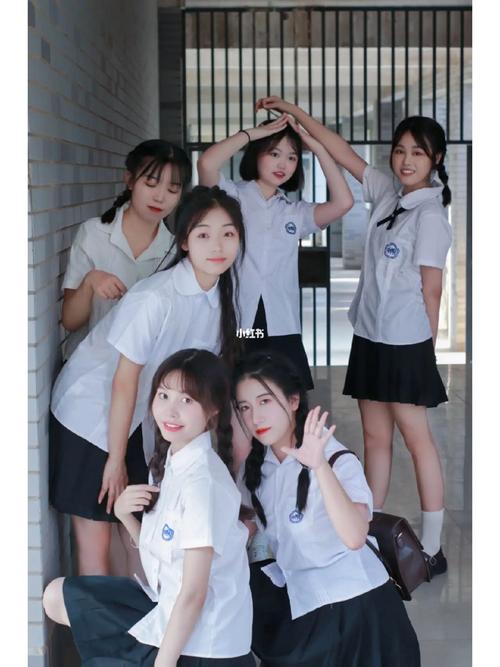 六个人拍照姿势怎么摆