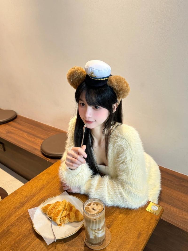 咖啡厅|网红店打卡万能拍照姿势甜妹必备