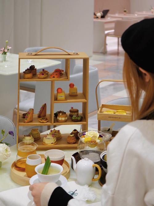 茶室拍照|30个万能氛围感下午茶姿势?