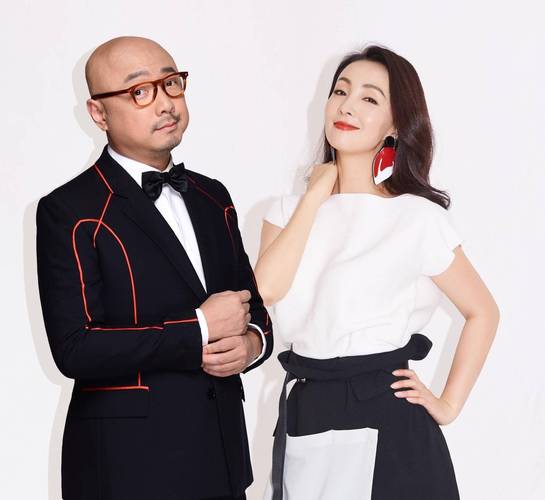 潘粤明晒死亡角度自拍调侃,难道明星也把握不住死亡角度吗?