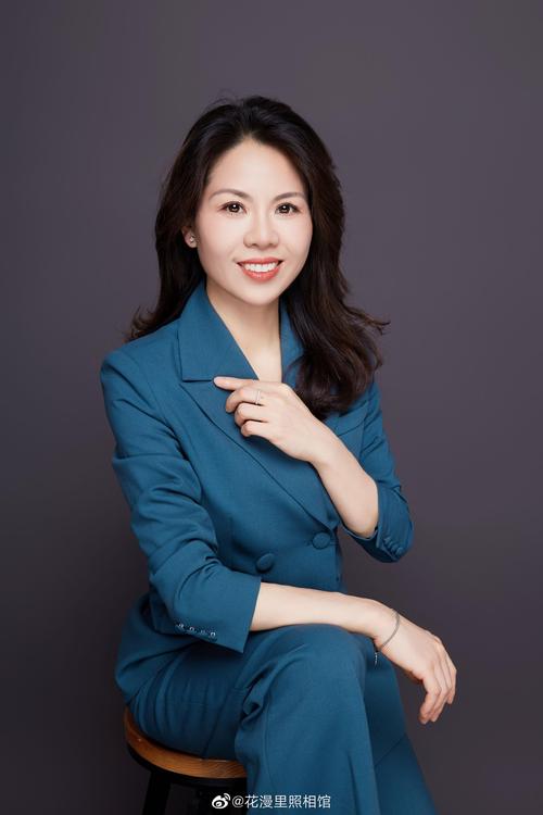 个人形象照怎么摆poss