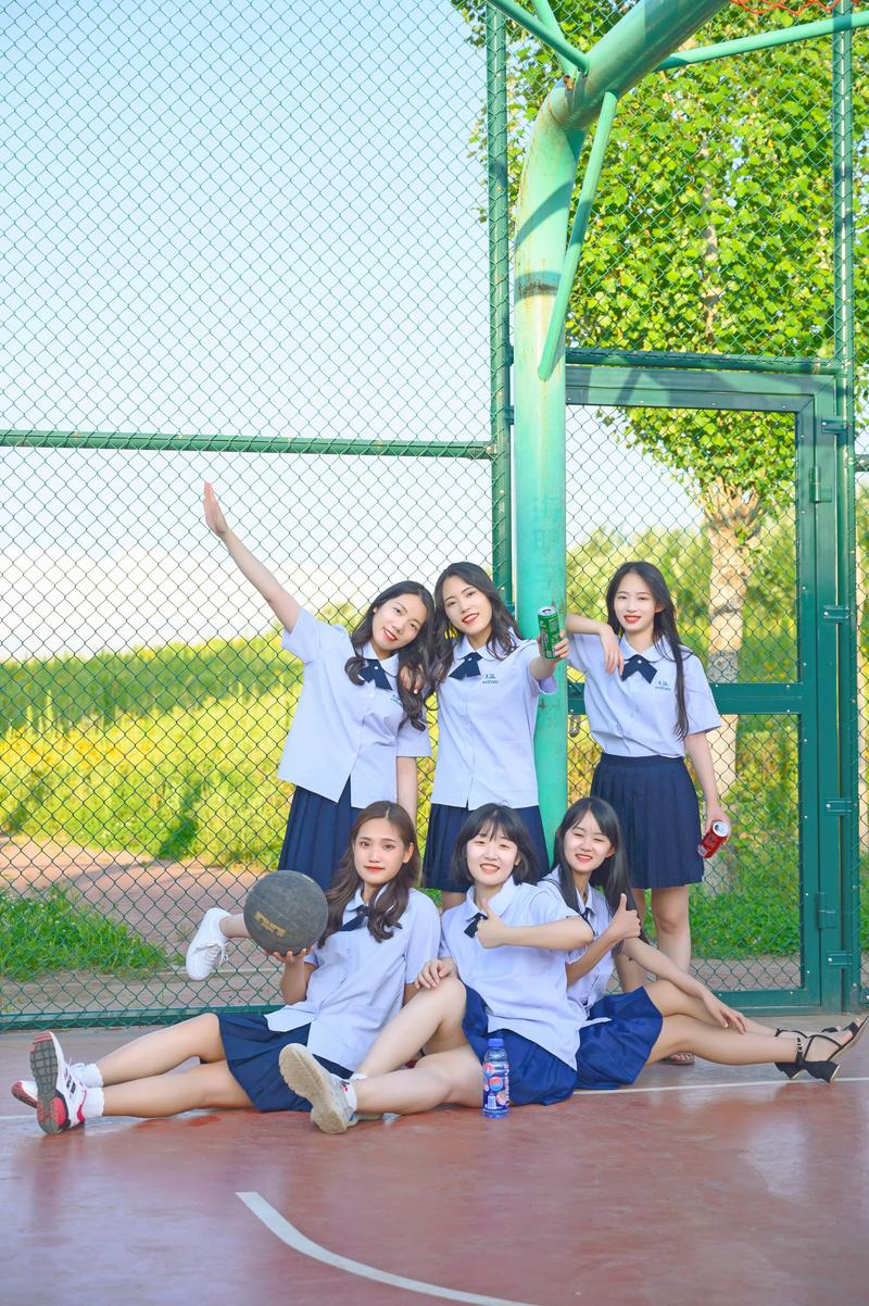 毕业拍照姿势的摆法