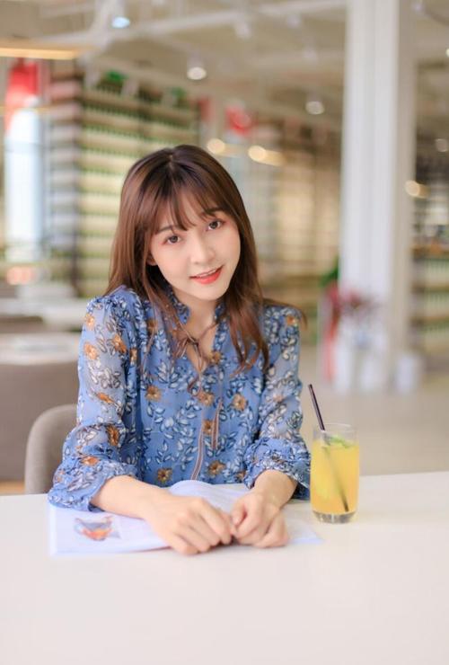 怎样把人像照拍的又好看人又高?