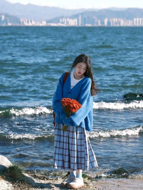 10个海边拍照姿势,动作越大越好看,拍出活力感