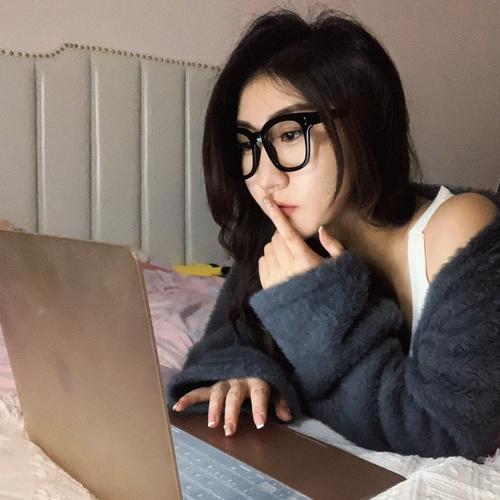 如何使用笔记本进行自拍录视频简单操作