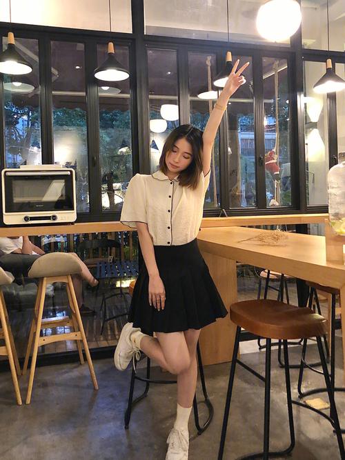 怎样拍照显的女生个子高一点