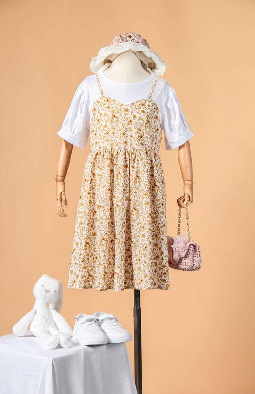 这种平铺白底图怎么拍摄出来的