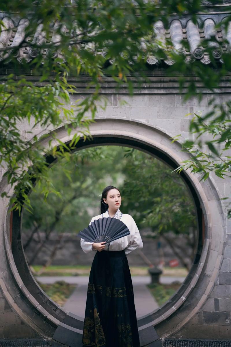 穿马面裙怎么拍照好看