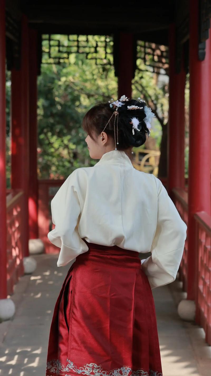 穿马面裙如何照相好看