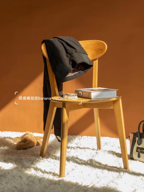 怎么把平铺的衣服拍出挂着的感觉