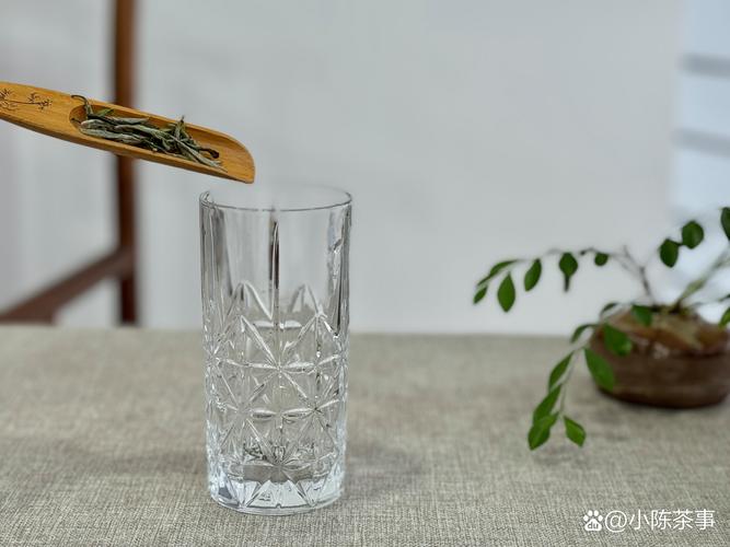 玻璃杯子如何洗才干净