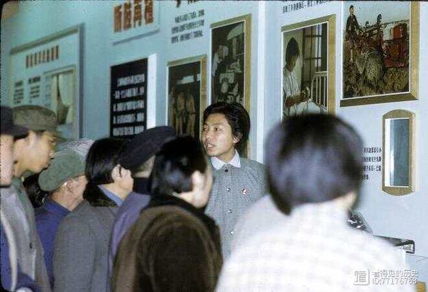 老照片由于时间长了,受潮严重,导致照片已经看不清楚了,有没有什么方法...