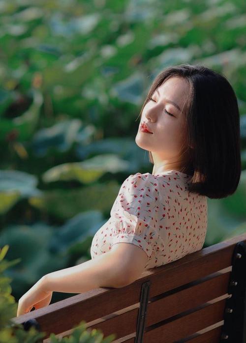 中年女人拍照摆什么姿势