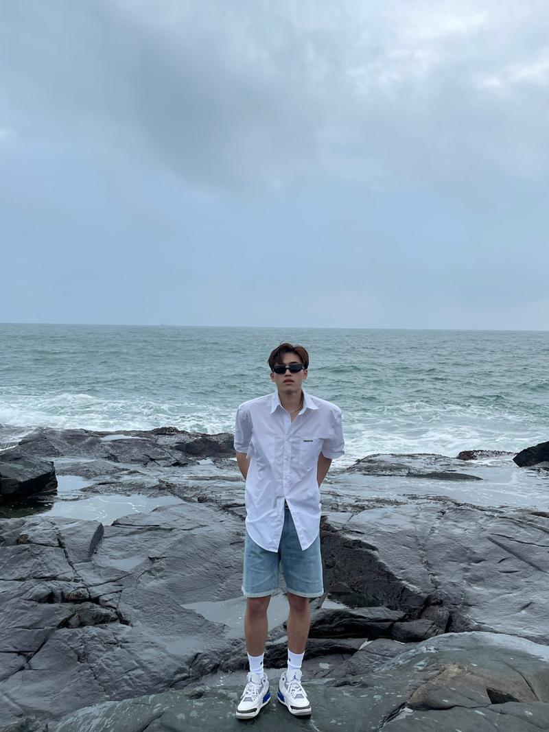 男生拍照摆什么姿势