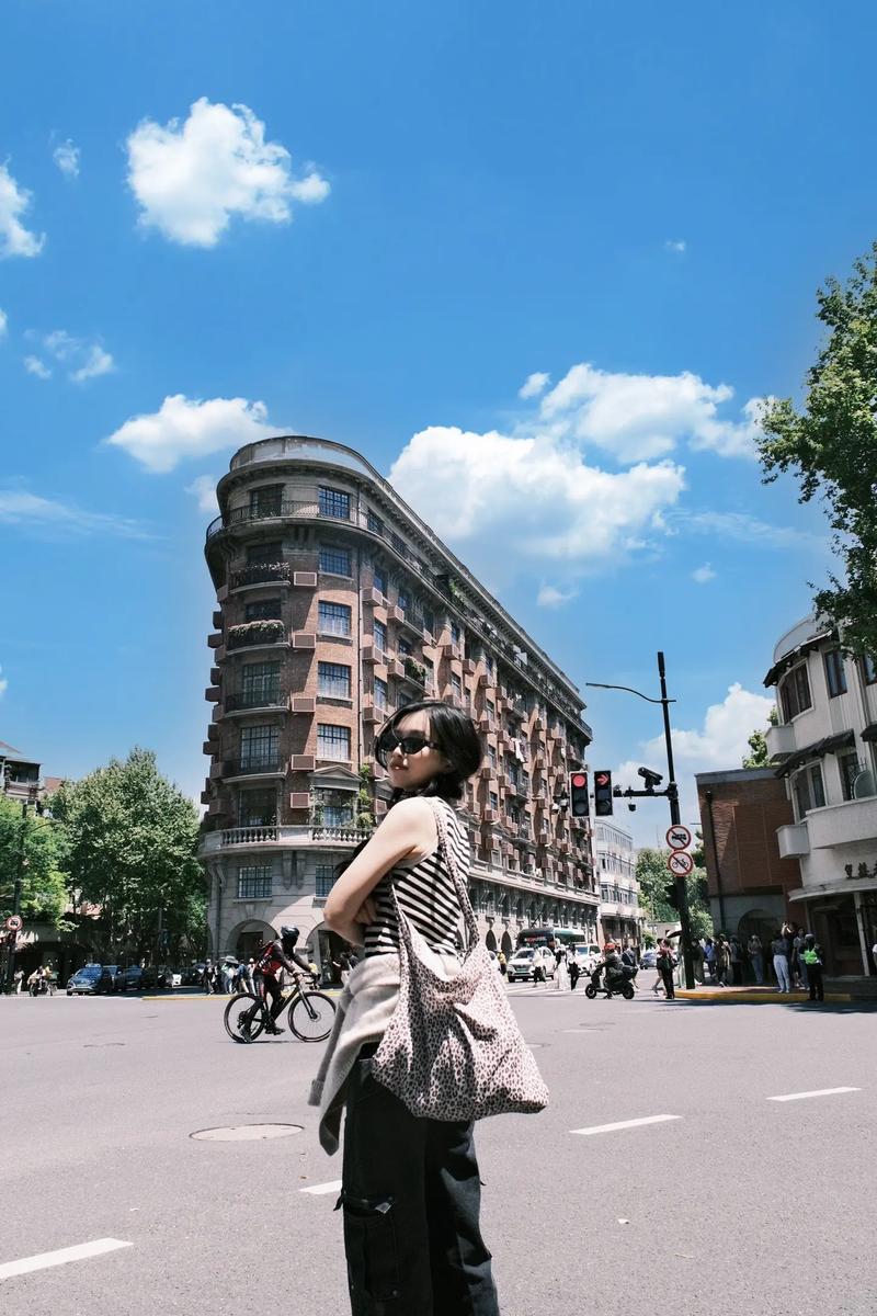 女生旅游拍照姿势的摆法旅游怎么拍照好看