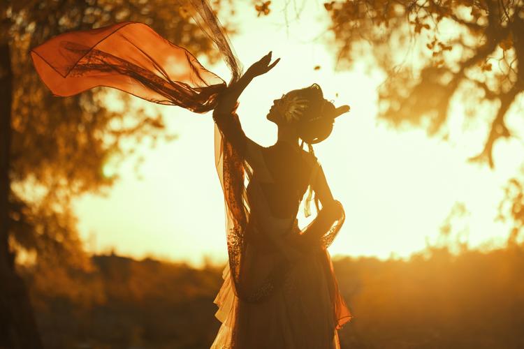 逆光拍摄怎么能不黑