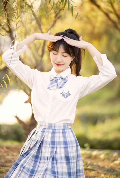 单人拍照有哪些姿势?