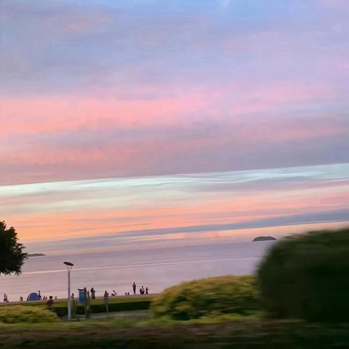 白色光影背景图图2