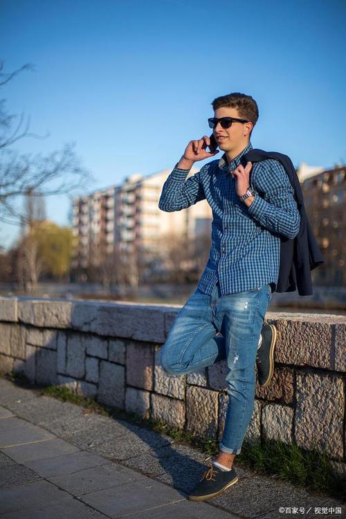 拍照姿势男士背影图1