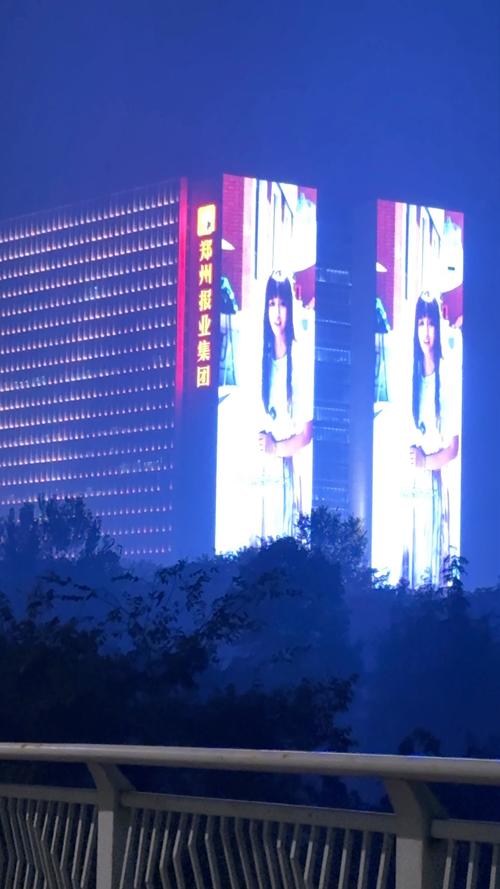 苹果手机拍照有光是什么原因?