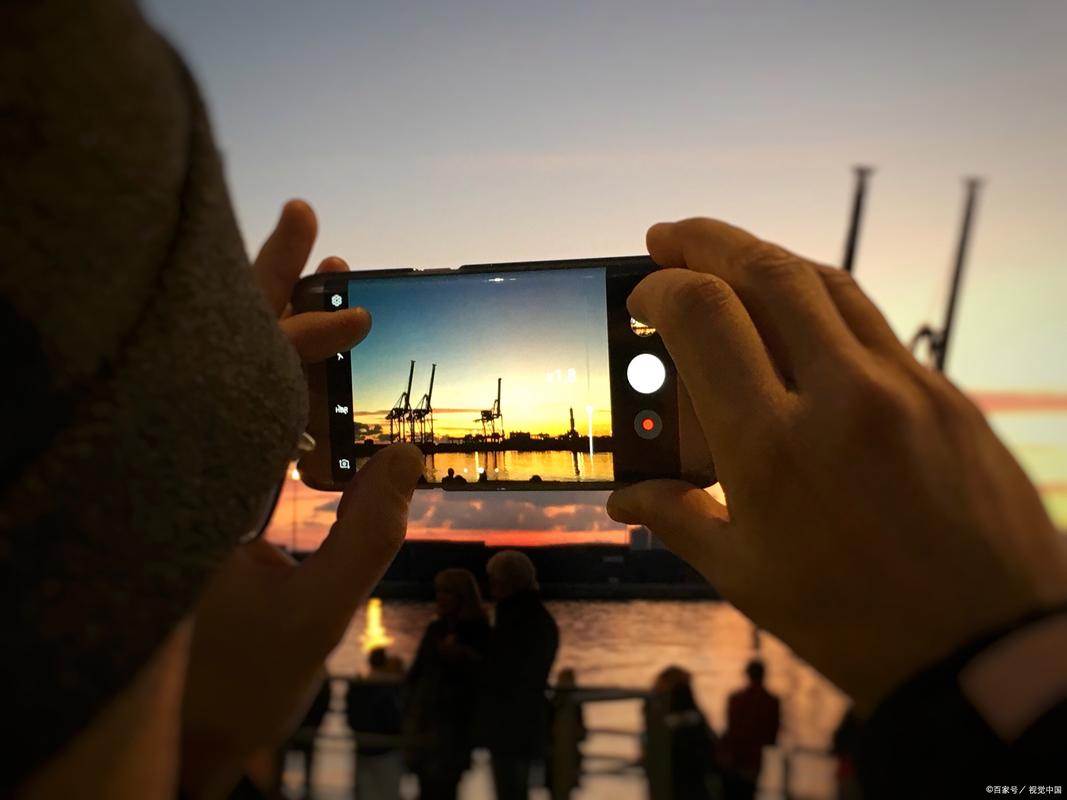 手机相机在哪儿?