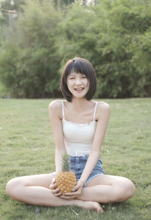 坐着拍照姿势怎么摆