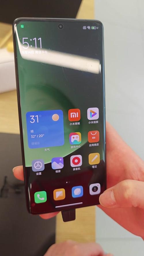 小米手机下载一个水印相机拍照之后手机里原来的相片都不见了,怎么回事...