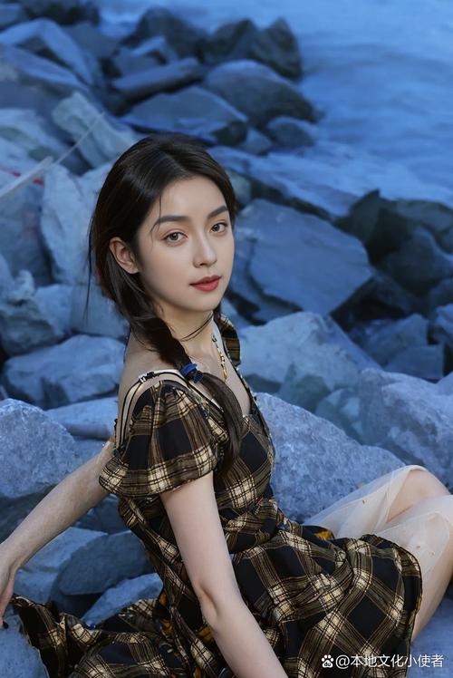 拍照姿势大全图解女生图1