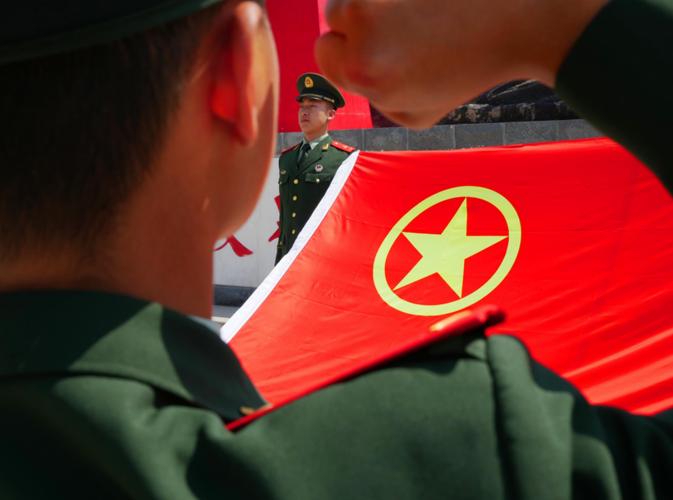 宣誓拍照角度图片图1