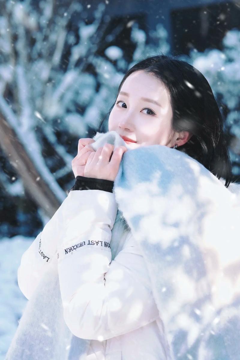 拍雪景怎么摆姿势