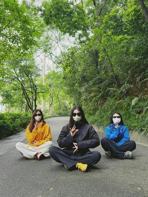 拍照的姿势有哪些