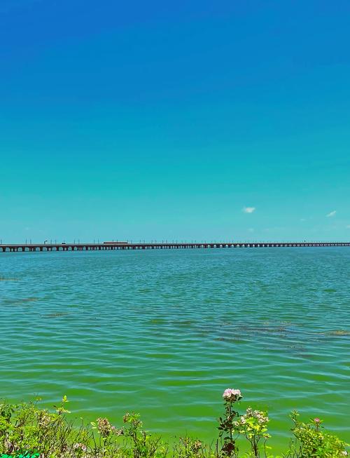 天空之镜网红拍照姿势大全图3