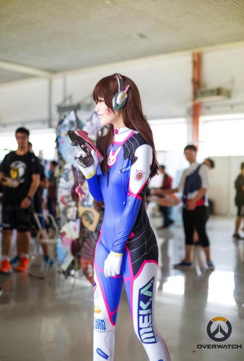 女生拍照姿势大全超级简单动漫图1