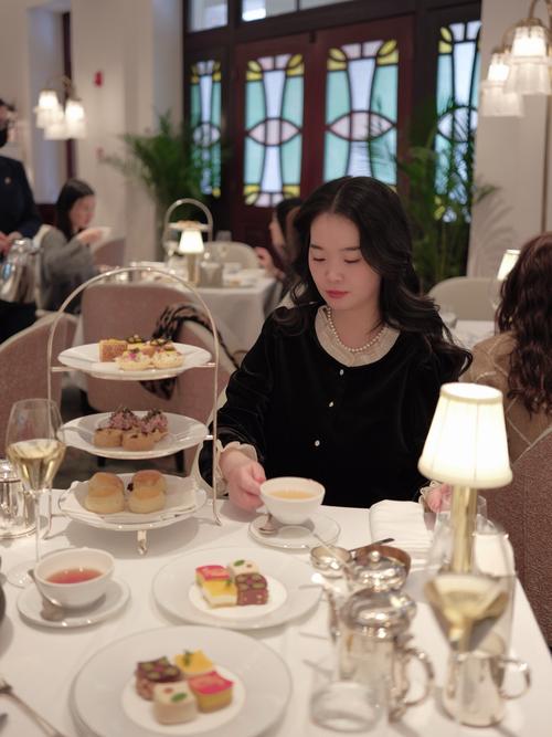 茶室拍照|30个万能氛围感下午茶姿势?