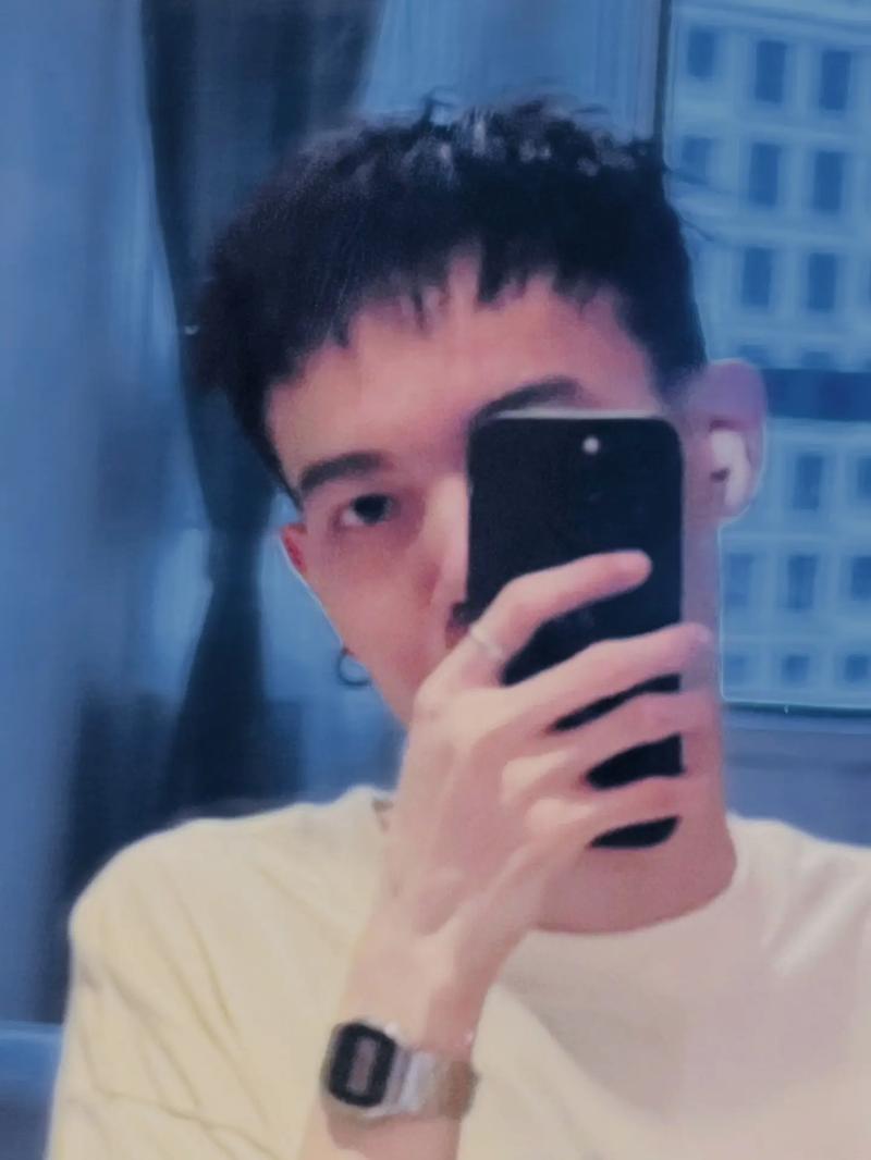 男生怎么拍照好看自拍