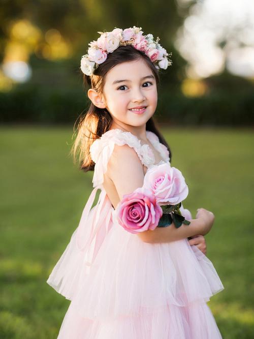 小女孩照相姿势怎么摆好看