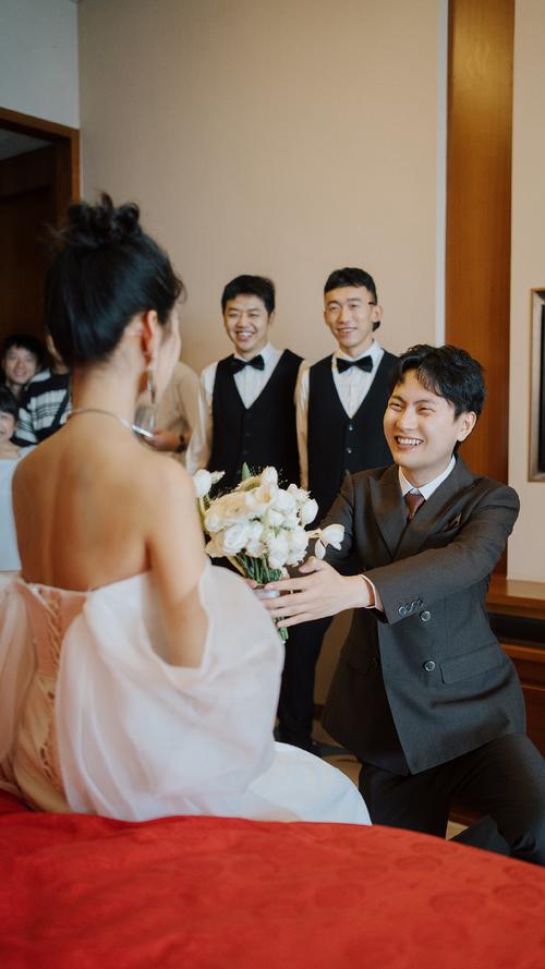 宣誓拍照角度图1