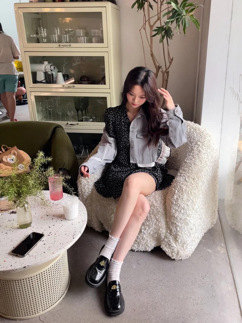 拍照技巧姿势坐姿图1