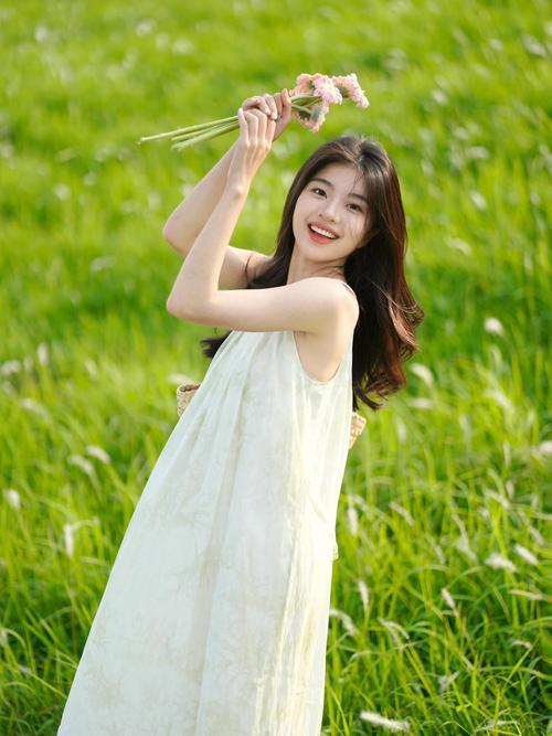 靠墙拍照姿势大全图片视频图3