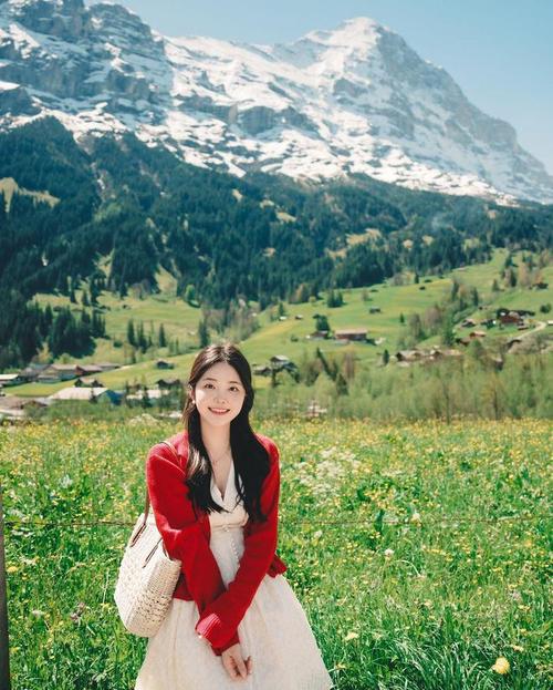 枫叶拍照姿势大全女图3