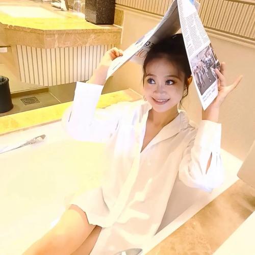 拍照姿势动作大全室内图2